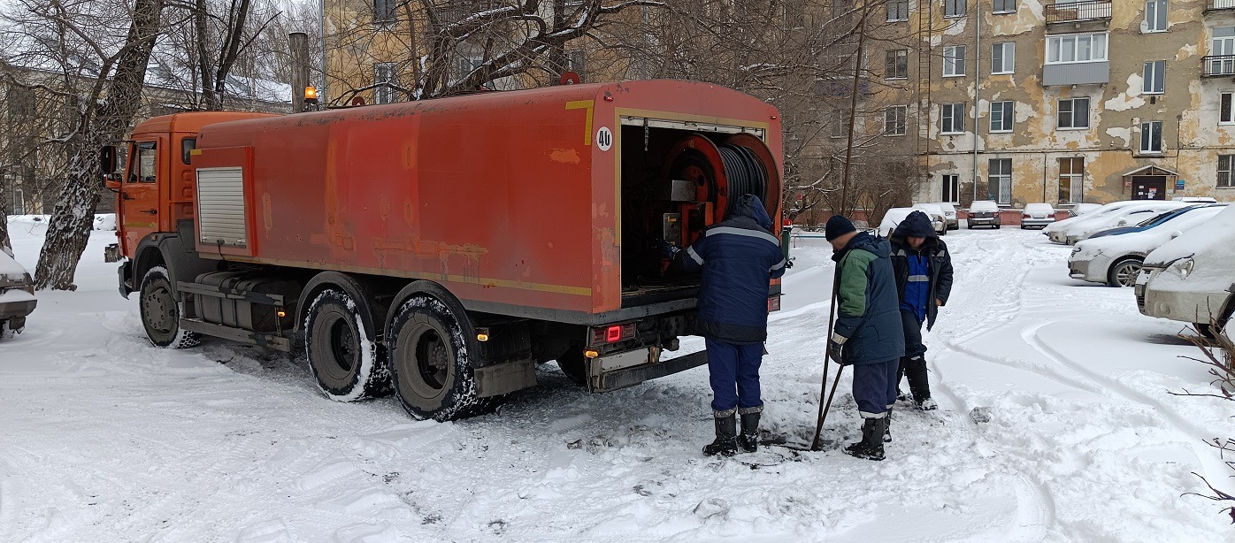 Прочистка канализации от засоров гидропромывочной машиной и специальным оборудованием в Александрове