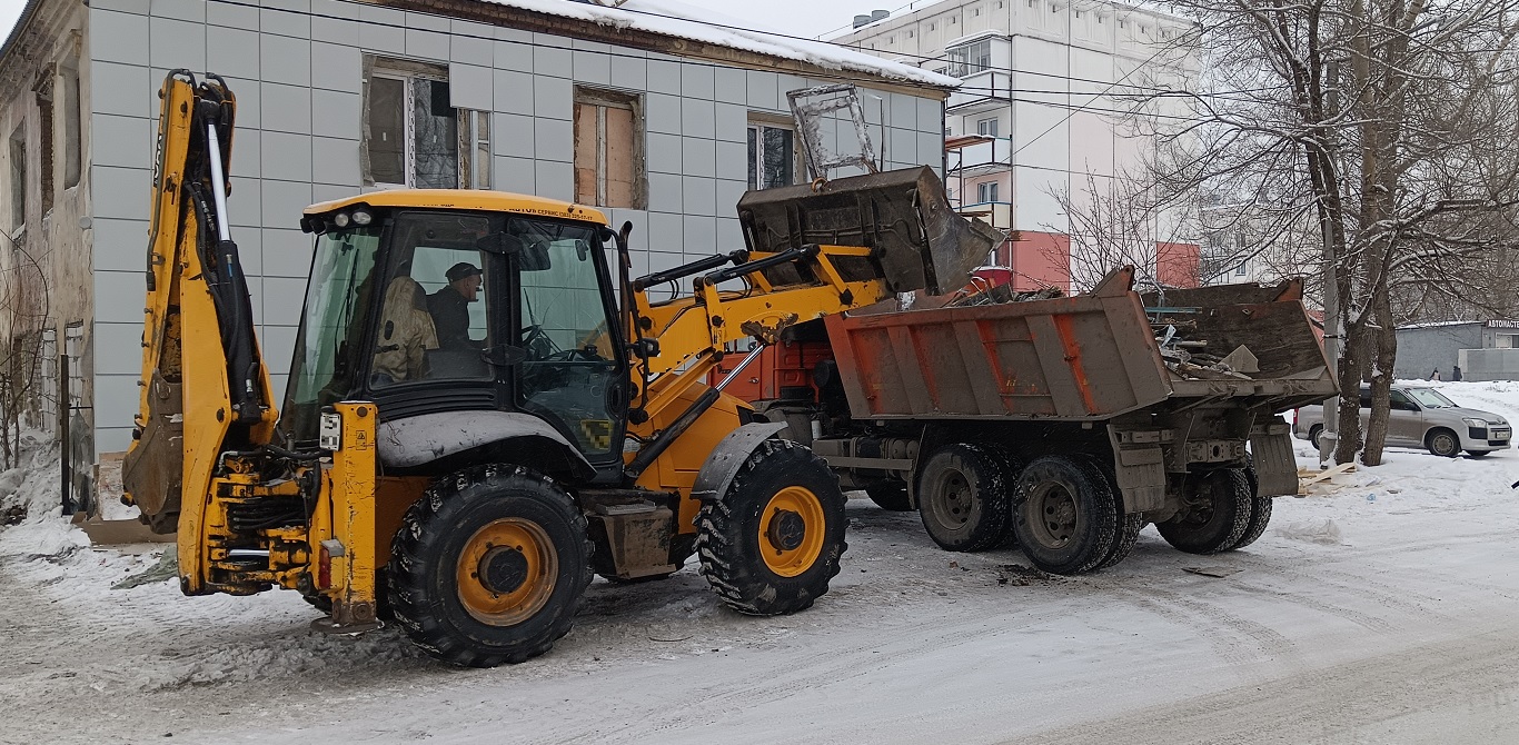 Уборка и вывоз строительного мусора, ТБО с помощью экскаватора и самосвала в Владимире
